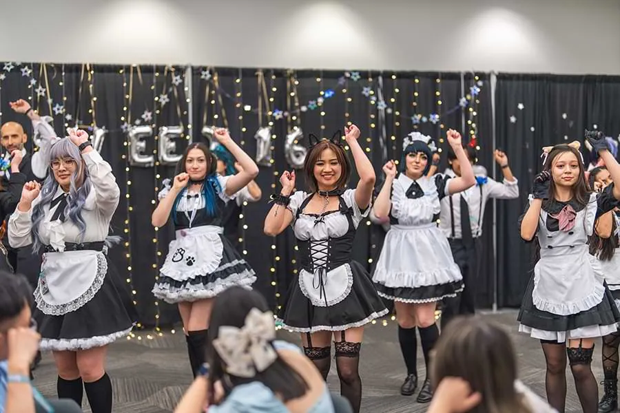 The Maid and Butler Cafe in service