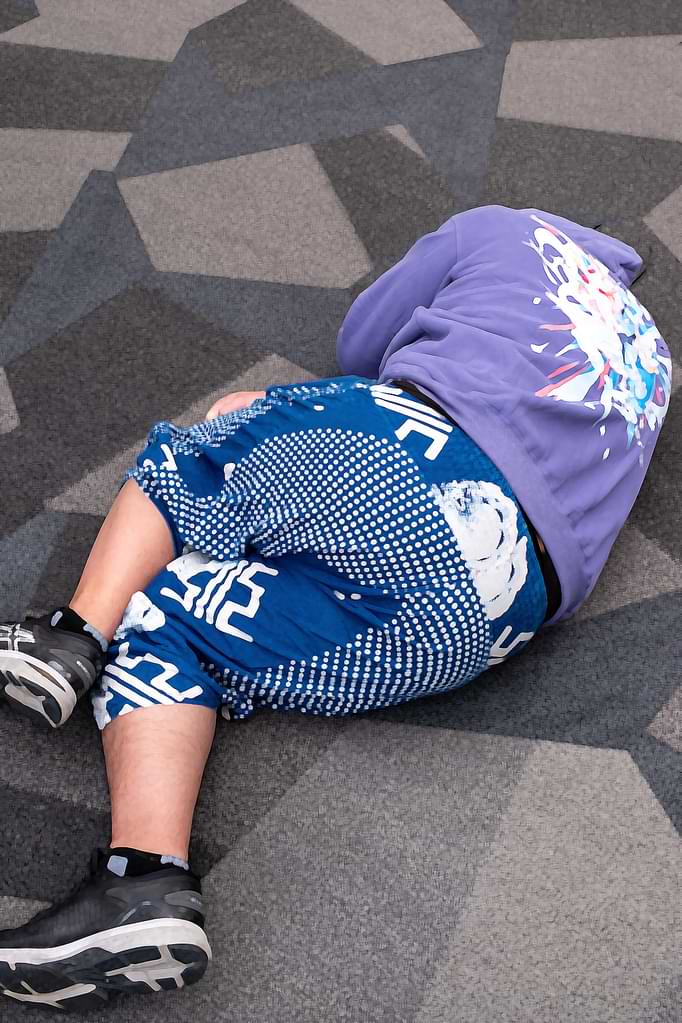 Merchandise 5 hoodie-03